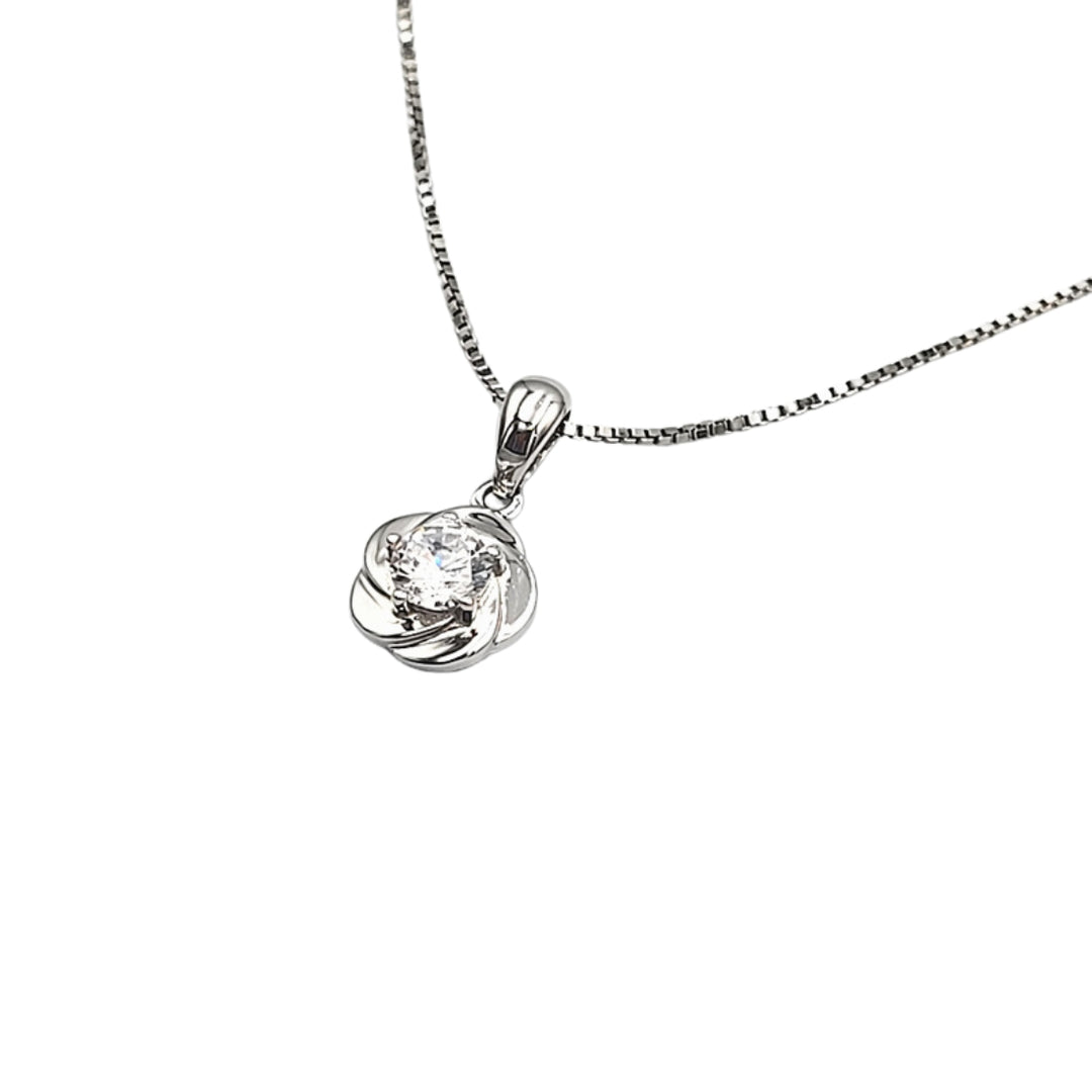 Ruusu Hopeakaulakoru