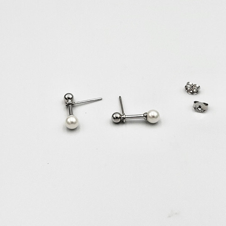 Helmi Hopeakorvakorut