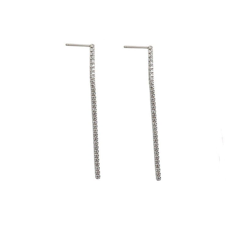 Långa örhängen i zirkonsilver
