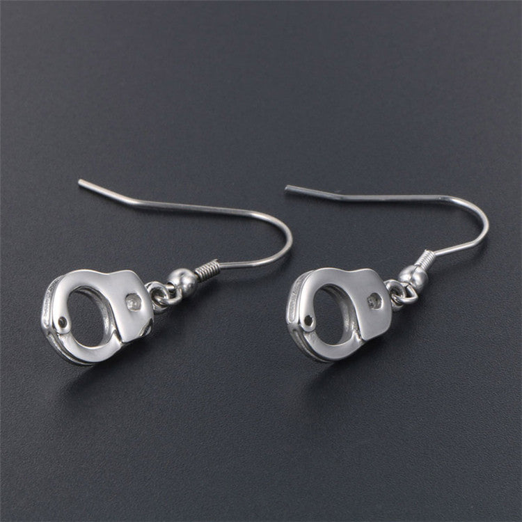 Käsiraudat Teräskorvakorut