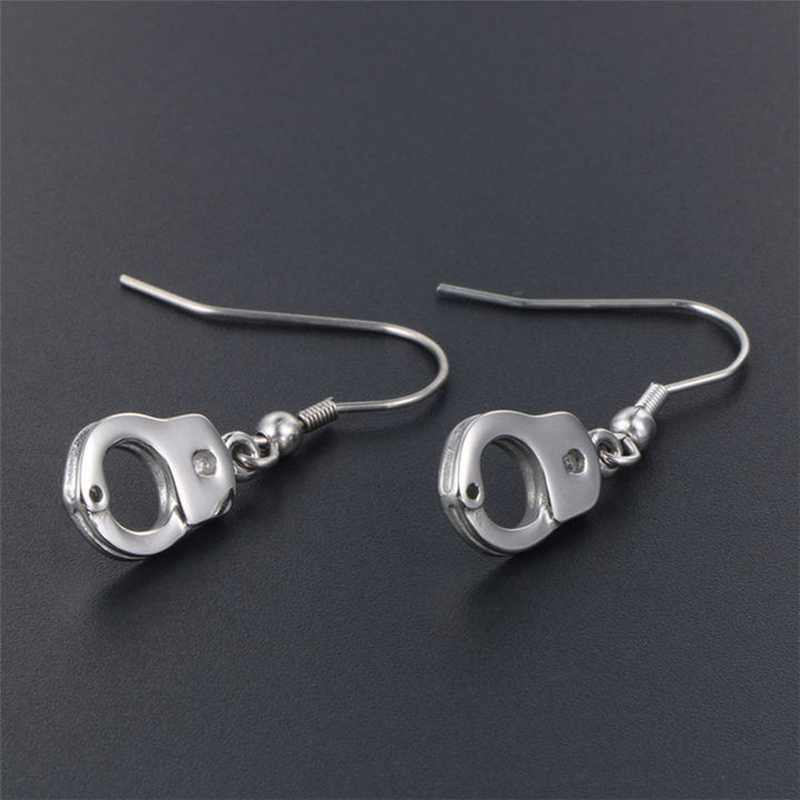 Käsiraudat Teräskorvakorut