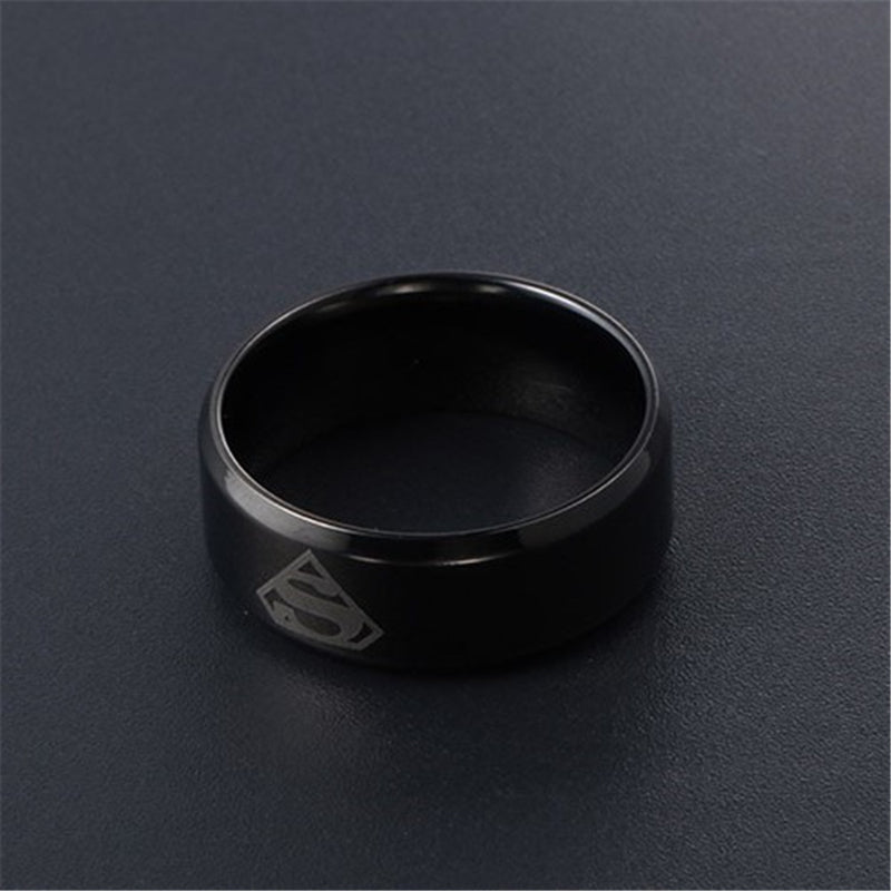 Musta Supermies Terässormus